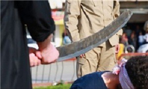 داعش مسئول ساخت شمشیر خود را گردن زد
