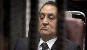 موافقت با آزادی دیکتاتور سابق مصر/مبارک تا دو روز دیگر به منزل خود می‌رود