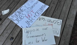  تظاهرات آمریکایی‌ها در اعتراض به حمله کشورشان در سوریه