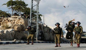  انسداد مسیرهای مواصلاتی مسجدالاقصی و القدس القدیمه/ حمله بی‎سابقه به اردوگاه‎های فلسطینیان