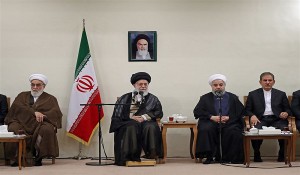  پیش از ظهر امروز رئیس‌جمهور و اعضای هیئت دولت با امام خامنه‌ای دیدار کردند