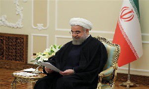 دانش‌آموختگان نفتی در نامه‌ای خطاب به روحانی:   عمل به منشور شهروندی را از شیخ الوزرای کابینه خود بخواهید 