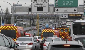 عملیات پلیس فرانسه در فرودگاه اورلی/کشته شدن فرد مهاجم