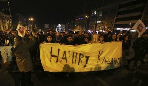  ادامه اعتراضات به نتایج رفراندوم قانون اساسی ترکیه
