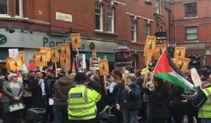 اعتراض دانشجویان دانشگاه لندن نسبت به حضور سفیر اسرائیل در دانشگاه