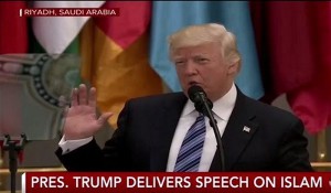  ترامپ طی سخنرانی در نشست ریاض : در ایران همچنان شعار مرگ بر آمریکا و نابودی اسرائیل سر داده می‌شود 