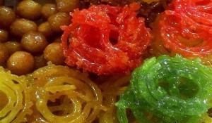  هشدار رئیس انجمن صنایع غذایی‌ ایران؛ به هیچ وجه زولبیا و بامیه‌های رنگی در ماه رمضان نخرید! 