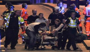  کشته و زخمی شدن بیش از ۴۰ تن در شب پرآشوب لندن 