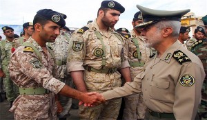  فرمانده کل ارتش در مرزهای غربی کشور حضور یافت: واکنش سرلشکر صالحی به شایعات منتشره درباره حضور تروریست‌ها در مرزهای غربی 