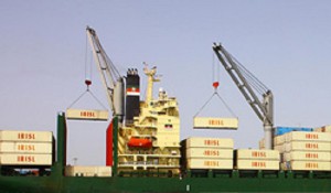 سازمان بنادر و دریانوردی اعلام کرد: صادرات روزانه ۱۱۰۰تن مواد غذایی از استان بوشهر به قطر‌/تکمیل فاز اول پایانه کانتینری بوشهر تا مهر‌ ۹۶‌