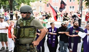 تجمع نژادپرست‌ها در ویرجینیا به خشونت کشیده شد/شعارهای تند نژادپرستانه از سوی حامیان ترامپ