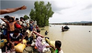  منابع محلی: چهار روستای دیگر مسلمانان میانمار به آتش کشیده شد/ آمار واقعی قربانیان بیش از ۳۵۰۰ نفر است