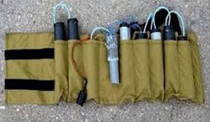 کشف ۱۰۰ کمربند انفجاری و مواد منفجره در تونل‌های داعش در صلاح الدین و الانبار