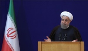 روحانی در بازدید از نمایشگاه بین‌المللی نفت، گاز، پالایش و پتروشیمی: تحریم شویم یا نه باید روی پای خودمان بایستیم/ نفت مسئله‌ای سیاسی است تا اقتصادی