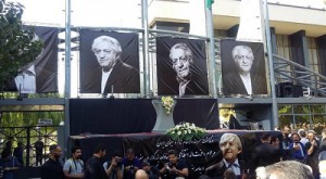 عزت سینمای ایران بدرقه شد،  بوسه پرستویی بر تابوت