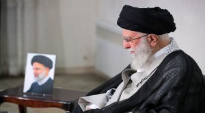 رهبر معظم انقلاب: تشییع باشکوه شهدا نشان داد که ملت ایران زنده است