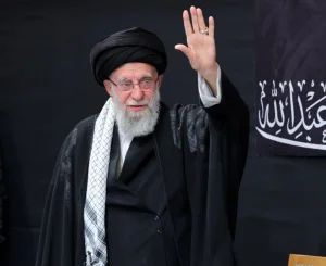 رهبر معظم انقلاب اسلامی به شهادت رسیدند