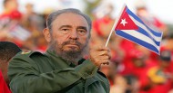 فیدل کاسترو رهبر انقلابی کوبا در سن ۹۰ سالگی درگذشت. 